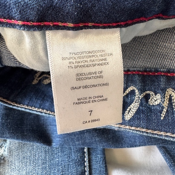 Wallflower Women's Distressed Denim Faded Stretchy Jeans Blue Size 7 Casual - Picture 9 of 16